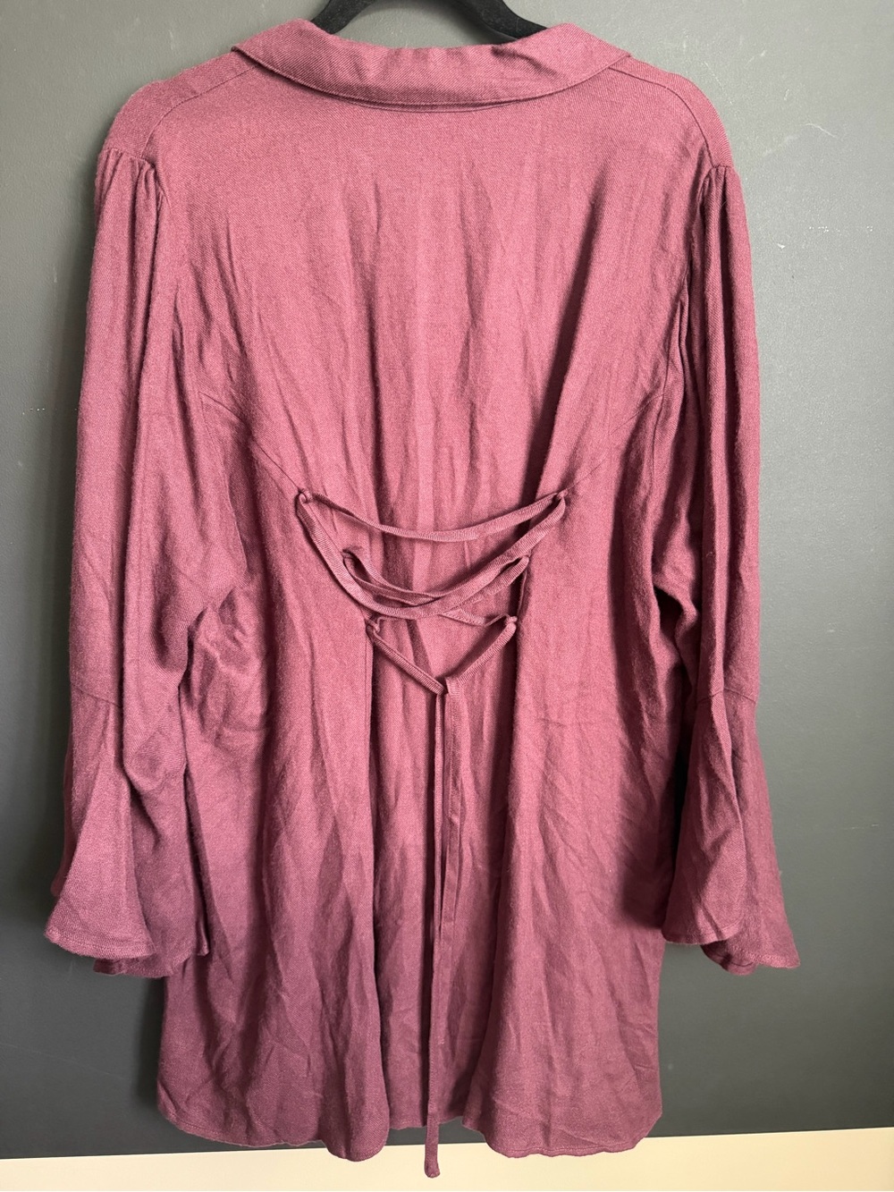 Torrid Burgundy Button-Front Blouse. NWT. 2X - Picture 2 of 6